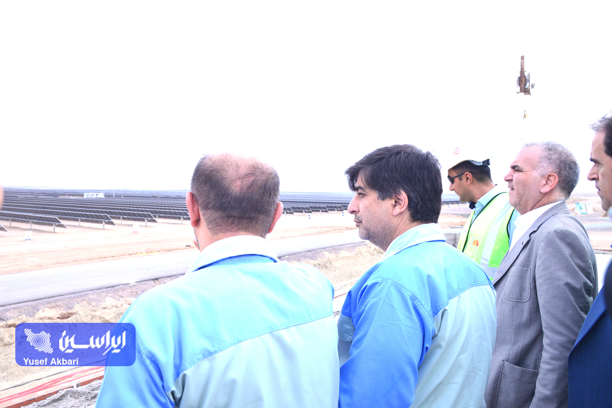 بازدید تخصصی مدیرعامل گروه فولاد مبارکه از بخش‌های مختلف نیروگاه خورشیدی آفتاب شرق