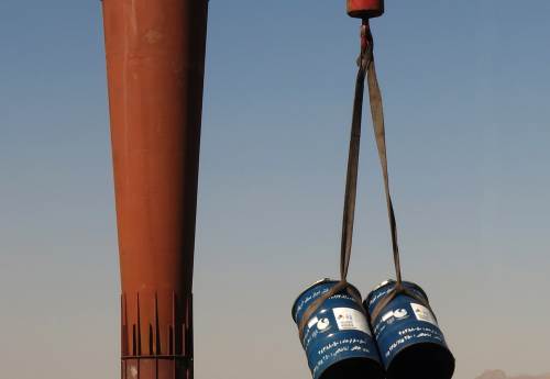 واکنش بازارهای جهان به حمله اسرائیل به ایران ‌/ بخش یک: افزایش قیمت نفت‌؛ کشتی‌های نفتی هنوز از تنگه هرمز عبور می‌کنند اما با احتیاط بیشتر!